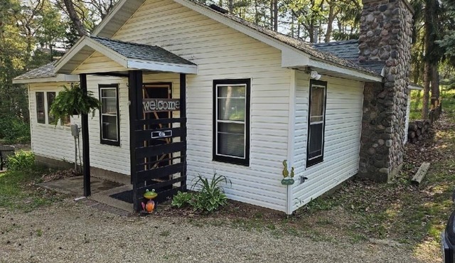 Cabin with lake access, relaxation in the pines