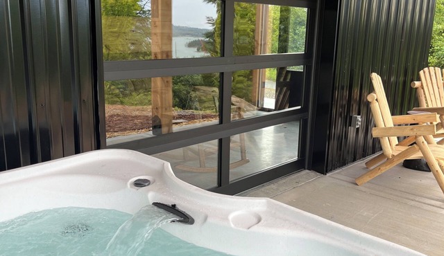 Cabin with Lake & Mountain Views! Lake access! Pigeon Forge, Gatlinburg!