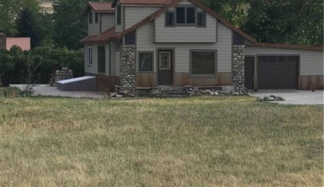 Cabin with modern amenities