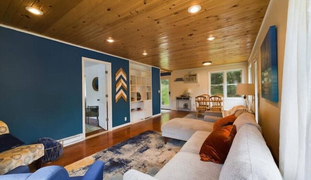 Cabin with private beach access to Lake Minnewaska