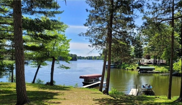 Cabin with recreation area, entertaining space and 175 ft of beautiful frontage