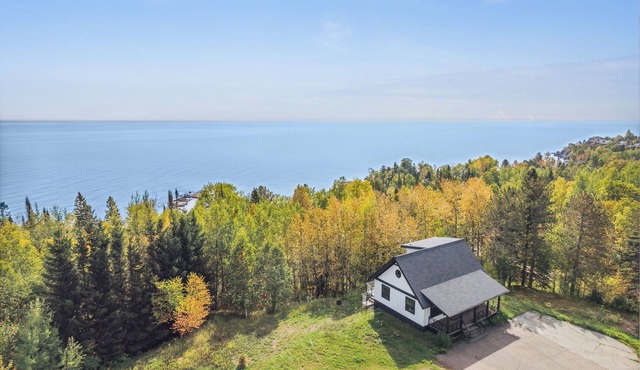 Cabin with Sauna in the Heart of the North Shore