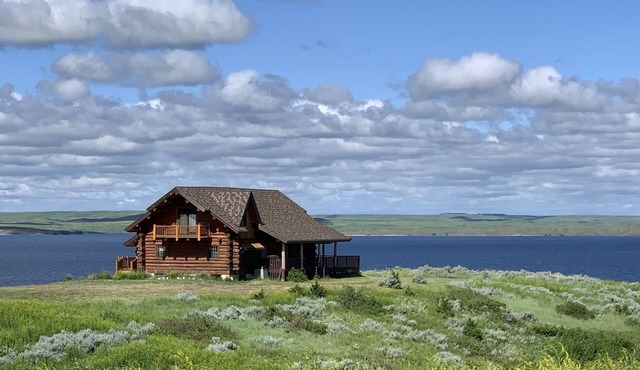 Cabin with spectacular views! Hunting and fishing paradise.
