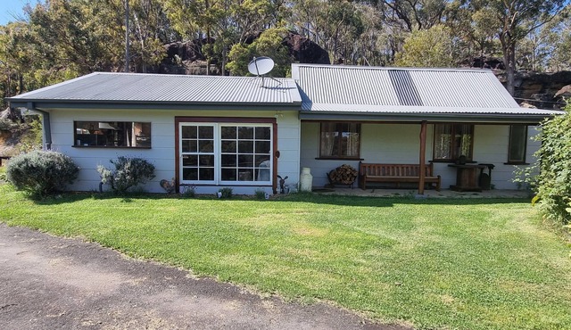 Cabin with Stunning Mountain Views