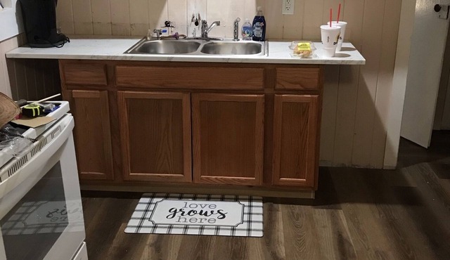 Cabin with Yard, One hour from Galveston