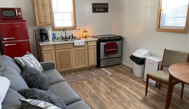 Cabin- within minutes to outlaw trails and Hatfield McCoy trails