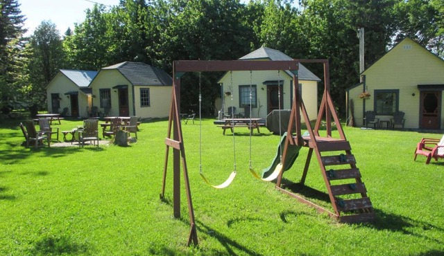 Cabines Boréales et Maison de chambres