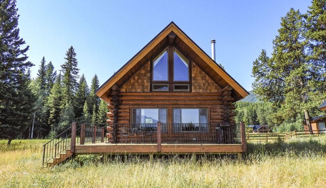 Cabins At Hay Creek- Beautiful Log Cabin Stunning Views of Glacier National Park