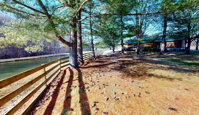 Cabins In Hocking - Knotty Pine
