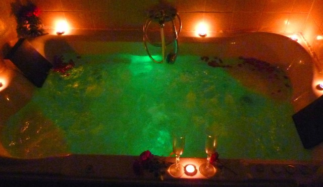 Cabins with whirlpool for two people