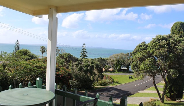 Cable Bay 3 Brm home close to the Beach with views.