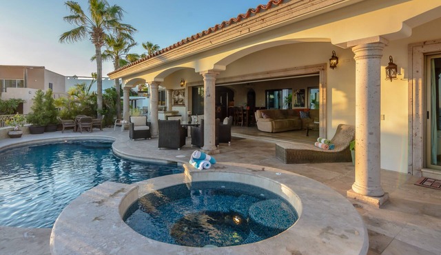 Cabo Hacienda w/Private Pool & Rooftop Terrace!