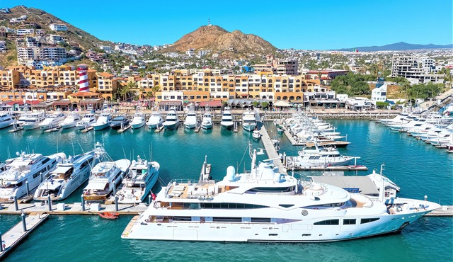 Cabo Marina 3-Bedrooms - Spacious & Modern