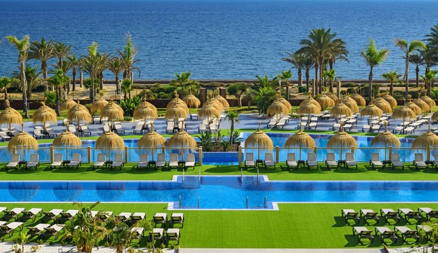 Cabogata Beach Hotel