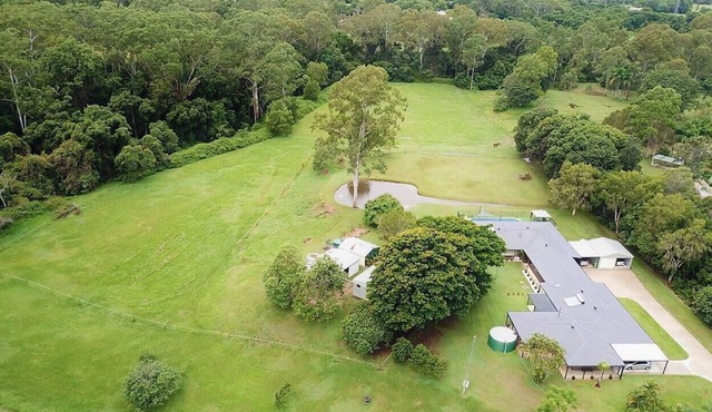 Caboolture 4.5 Star Holiday Home at the Gateway to the Sunshine Coast in Qld