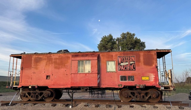 Caboose on a quiet country road with WiFi, AC