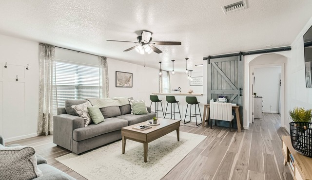 Cactus & Camo: Family friendly, clean near Downtown, Lackland BMT, Sea World