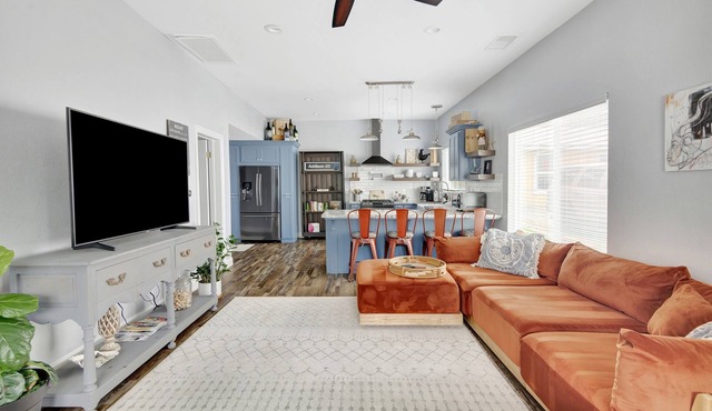 Cactus Casa - Pet, king bed, wlk2DT, Chef's kitchen