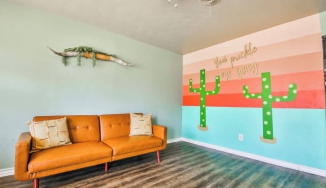 Cactus Casita *Pets Welcome* Close & Easy access to Campus, Hospitals, and more!