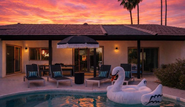 Cactus+Cocktails-Private Pool-Mins to WMPO!