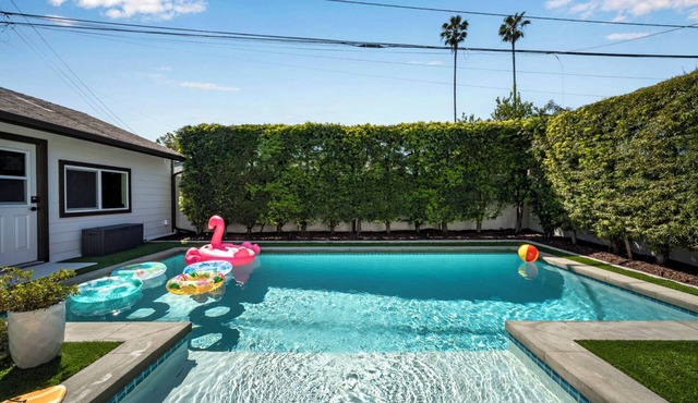🌵CACTUS COVE🏝️: Luxurious pool, game room, arcades, near parks and beaches.