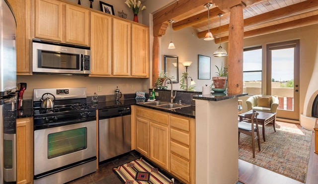 Cactus Flower | Pool and Hot Tub Access!