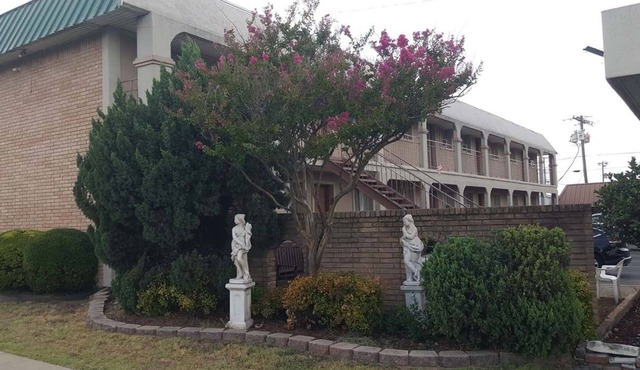 Cactus Inn and Suites