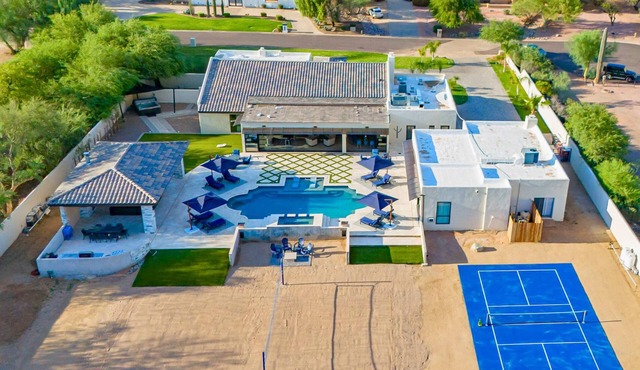 Cactus Stone | 9 Bedroom 6.5 Bathroom 18 Beds
