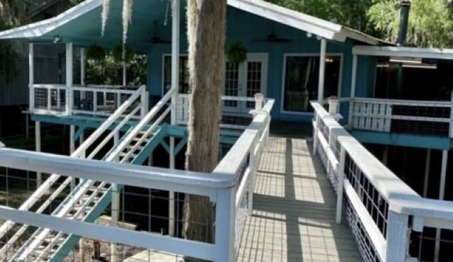 CADDO LAKE WATERFRONT on Big Cypress Bayou!