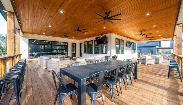 Caddo Patio: Waterfront cabin with large porch, game room, & theater room