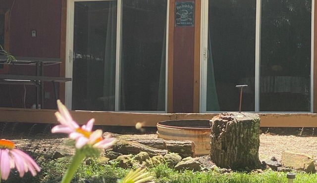 Caddo River Crossing - The Bungalow - Has a view and access to the Caddo River