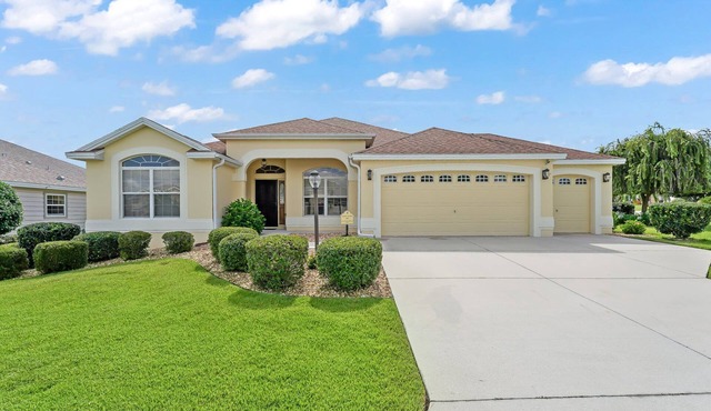 Caddy Shack 1, The Villages, near Sumter Landing 3 BD/2 BA with golf cart