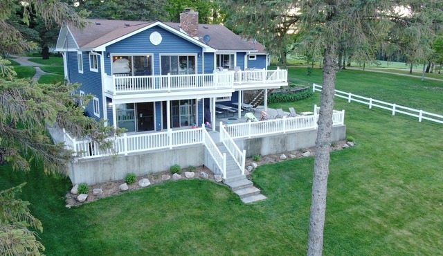 Cadillac, MI - Spacious Lake House- Boggs N. Lodge n4 bedrooms - Sleeps 12-15
