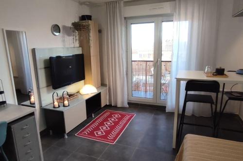 CADUCÉE Studio climatisé balcon ensoleillé parking proche Montpellier