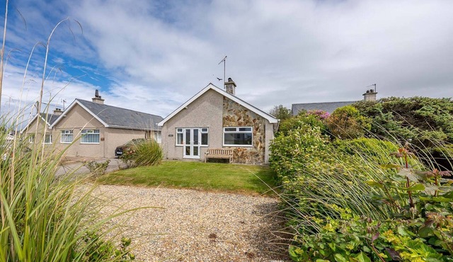 Cae-Calch | Three Bedroom Bungalow in Seaside Village Morfa Nefyn
