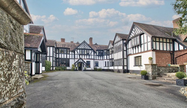 Caer Beris Manor by Group Retreats