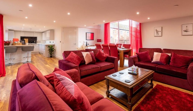 Caer Fedwen Barns Cariad Spacious self catering 3 bed Group Getaway Luxury Cottage with Private Hot Tub