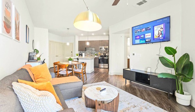 Café Amor I Suite w/ Resort Amenities by Midtown