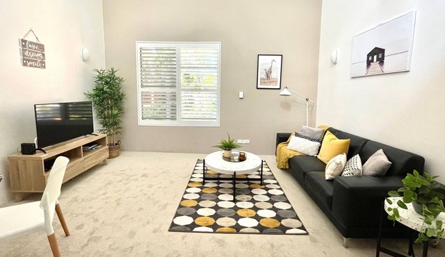 Cafe and Restaurant Living in the Heart of Crows Nest - ALEXA