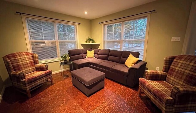 CAIA Lakeside Retreat- Sunken Lake, NS