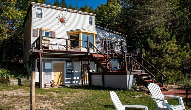 Cair Paravel, Lakefront family cottage with spectacular views, private beach