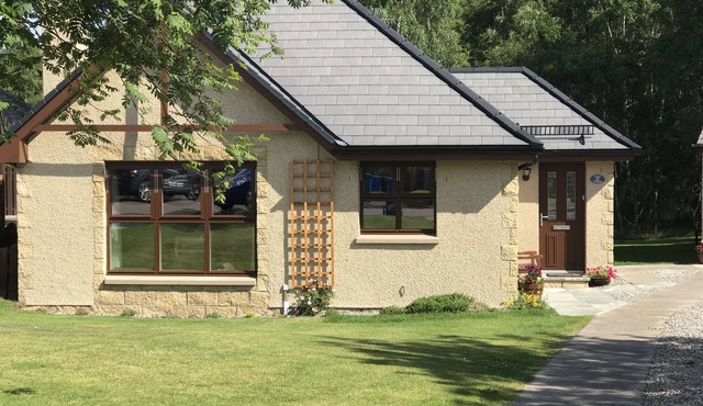 Cairn Cottage Dalfaber