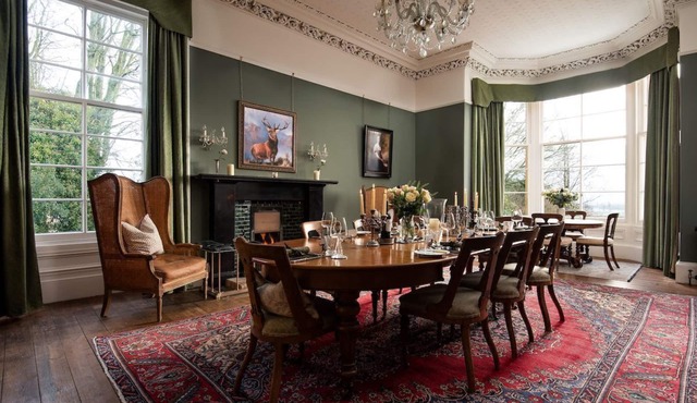 Cairnbank House - a holiday home that sleeps 10 guests in 5 bedrooms