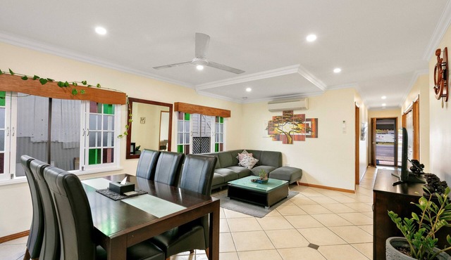 Cairns Central Walking Distance "Ground Floor"