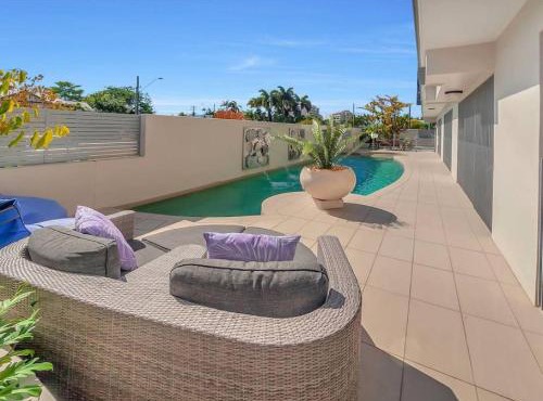 Cairns North 4-Bed with Outdoor Dining & Pool