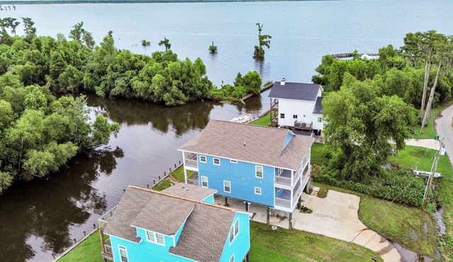Cajun Bayou Escape – Fishing, Game Room + Dock, Short or Long-Term Stays