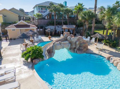 Cajun Shrimp Min to Beach Resort Pool & Slide
