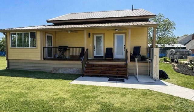 CajunCasa-A Texas touch of Cajun Living. Sleeps 6 comfortably