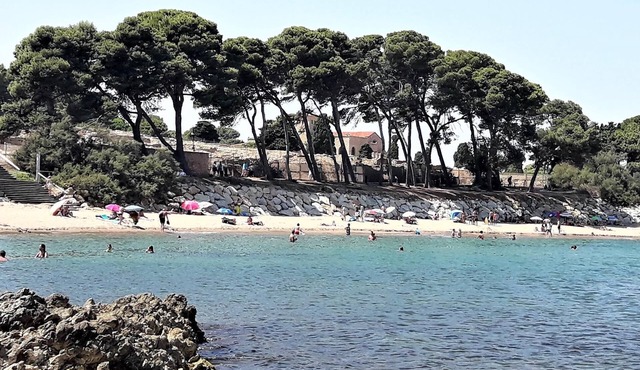 Cal Marenya with private non-chlorine pool. 15 mins to Costa Brava beaches