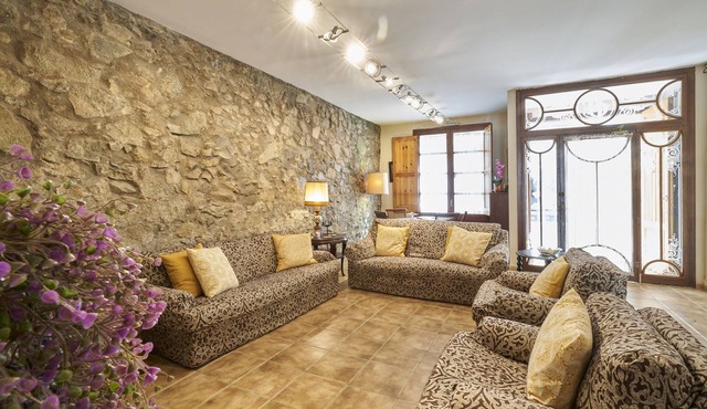 CAL PADRI1871 - 30min to Barcelona, Groups & Families, Stylish Beach Large House